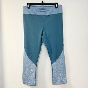 Fabletics Midrise Light Blue/Silver color block Cropped Leggings Women’s Large